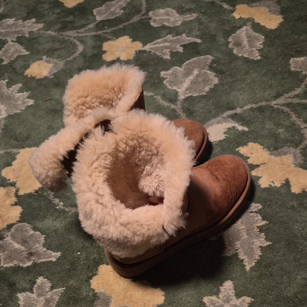 UGG Brown Shearling Winter Boots